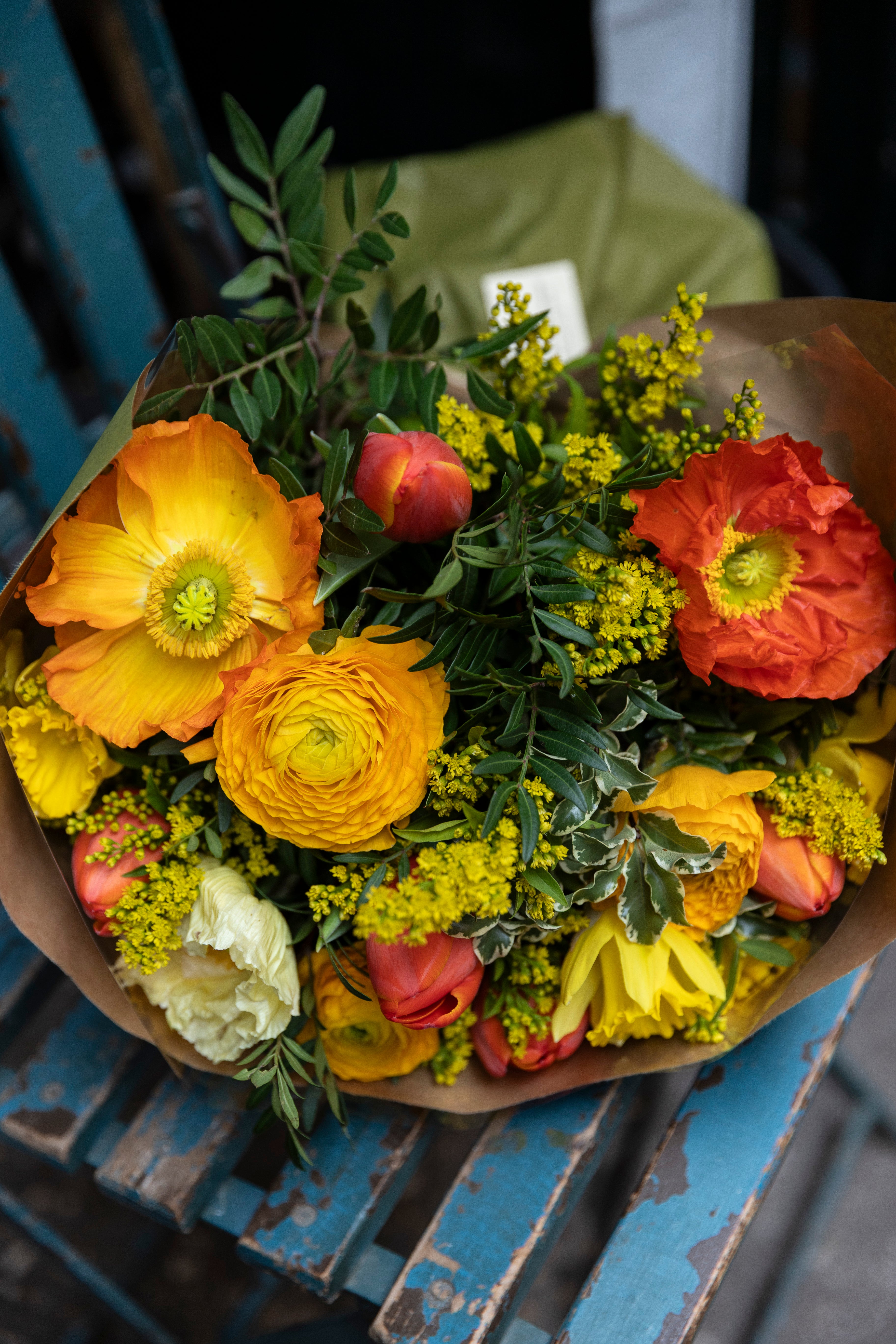 Ramo pequeño de flores de temporada