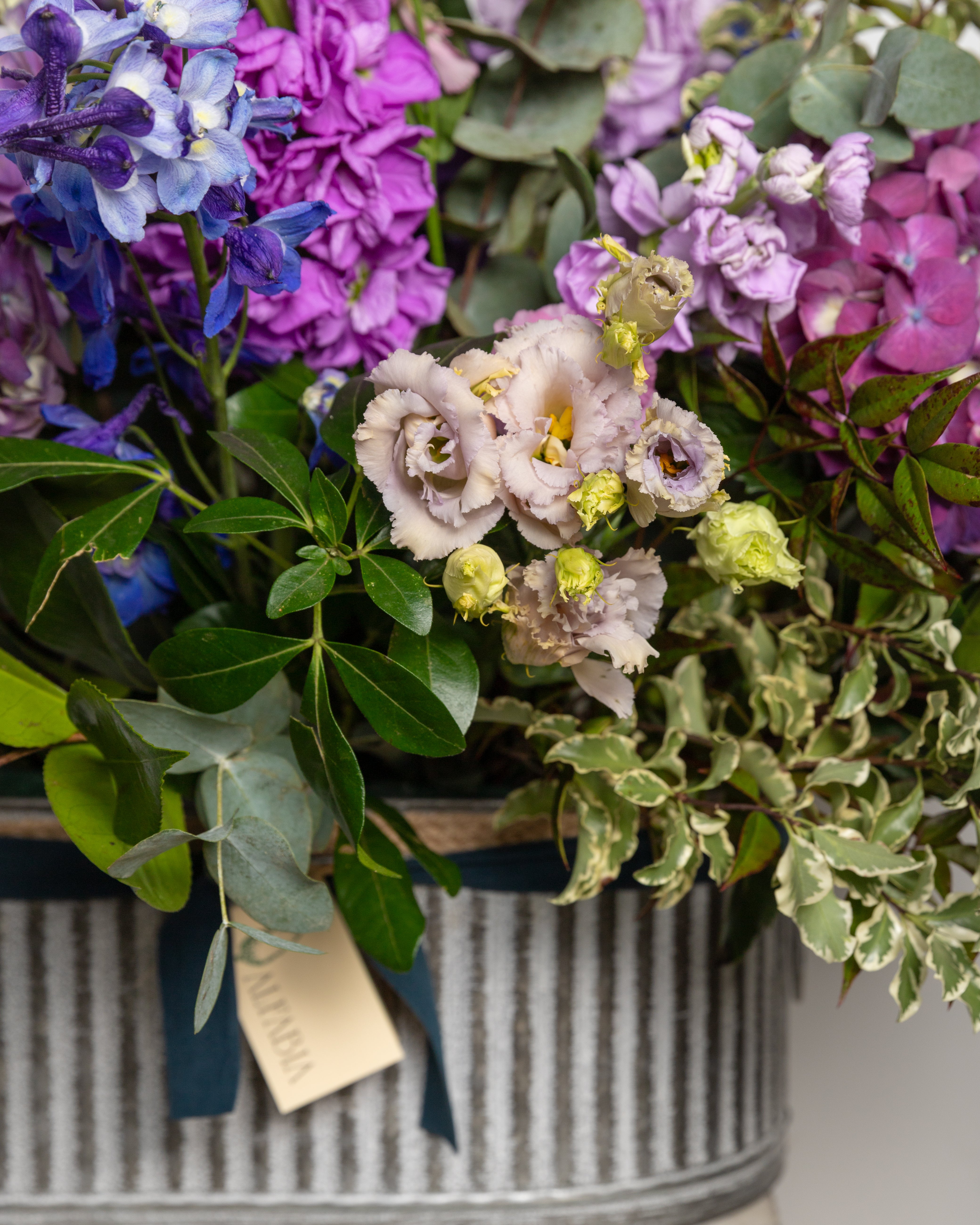 Arreglo floral en zinc