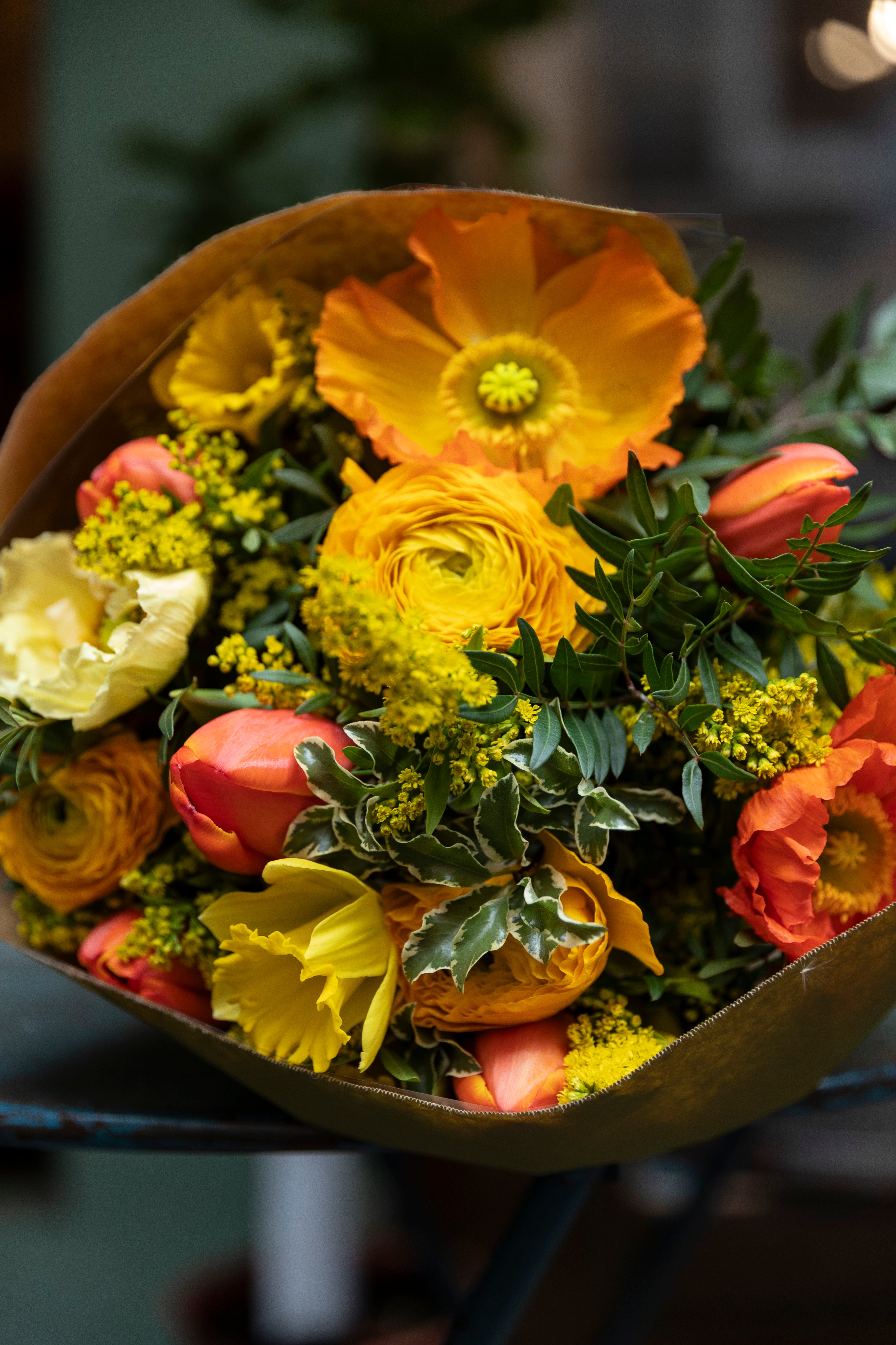 Ramo pequeño de flores de temporada