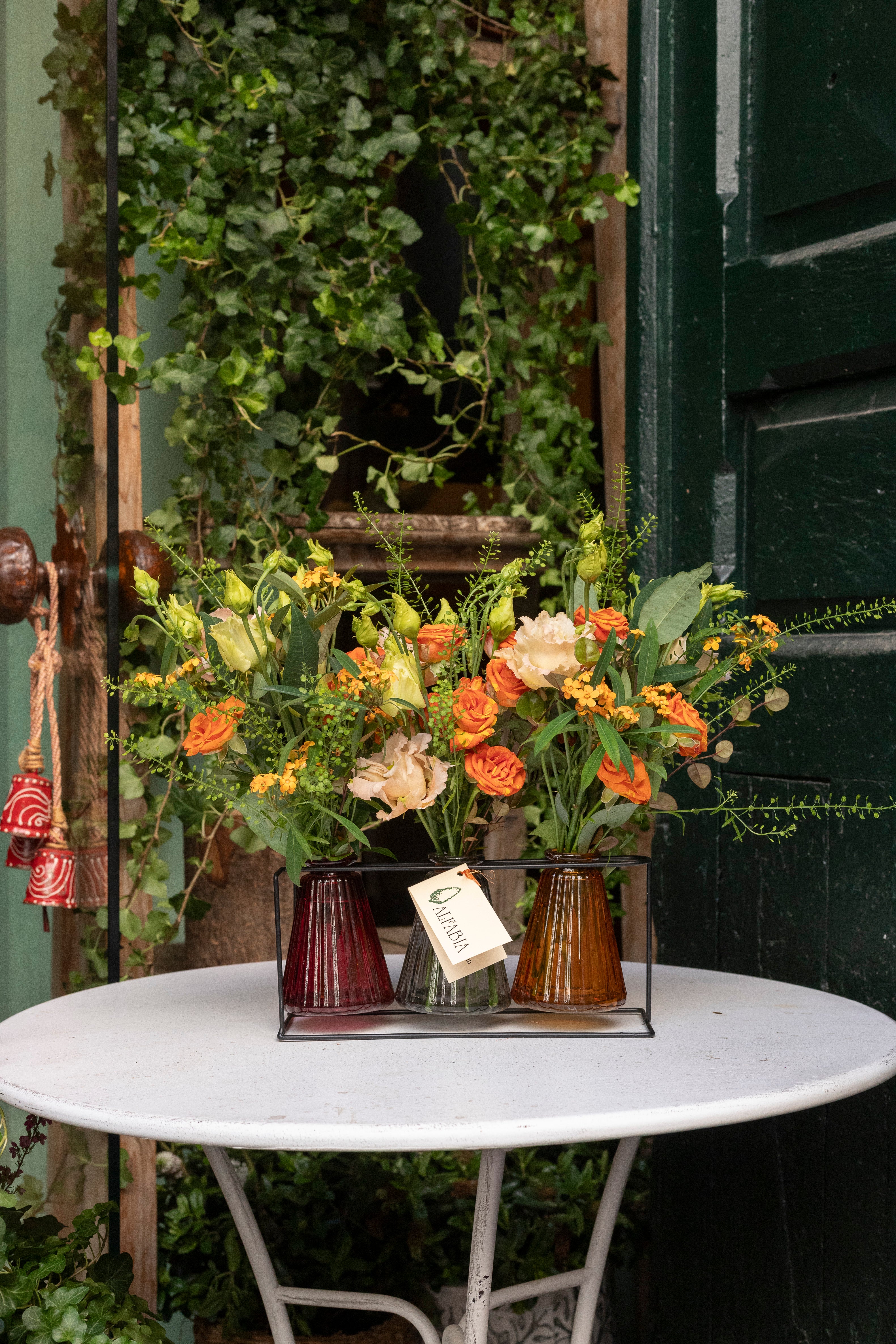 Jarrones colgantes en tonos marrones